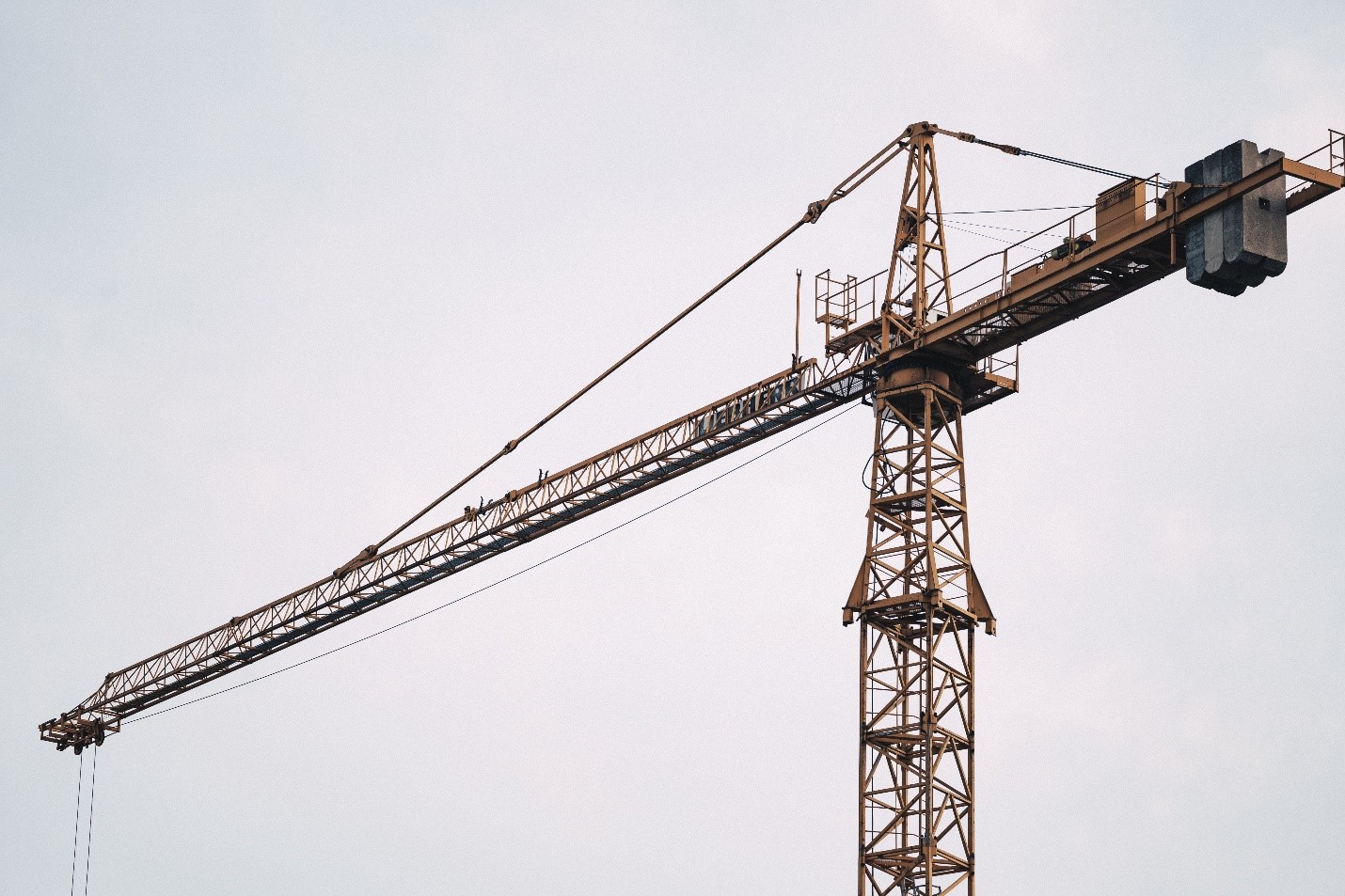 Cranes in Construction Equipment Dubai, UAE – ATN Media